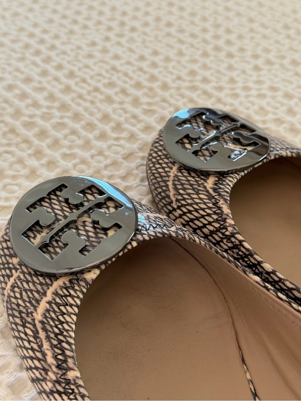 Tory Burch Reva Snake Print Leather Ballet Flats Logo 9.5